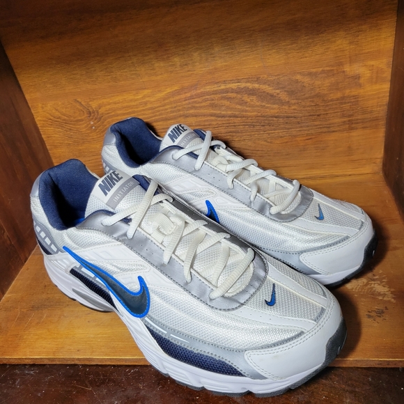 Nike Initiator Athletic Running Sneaker 12 - Picture 2 of 6